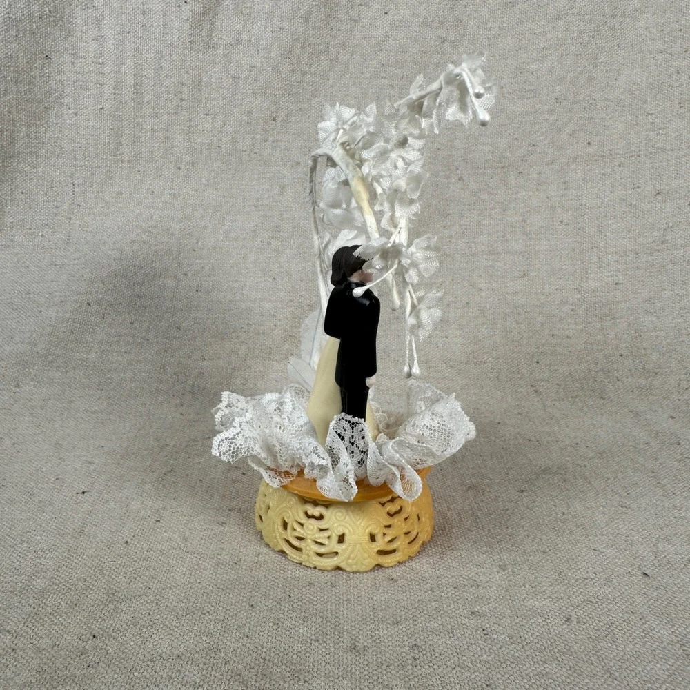 Vintage Bride and Groom Wedding Cake Topper Floral Arch Lace Base 6 Inch